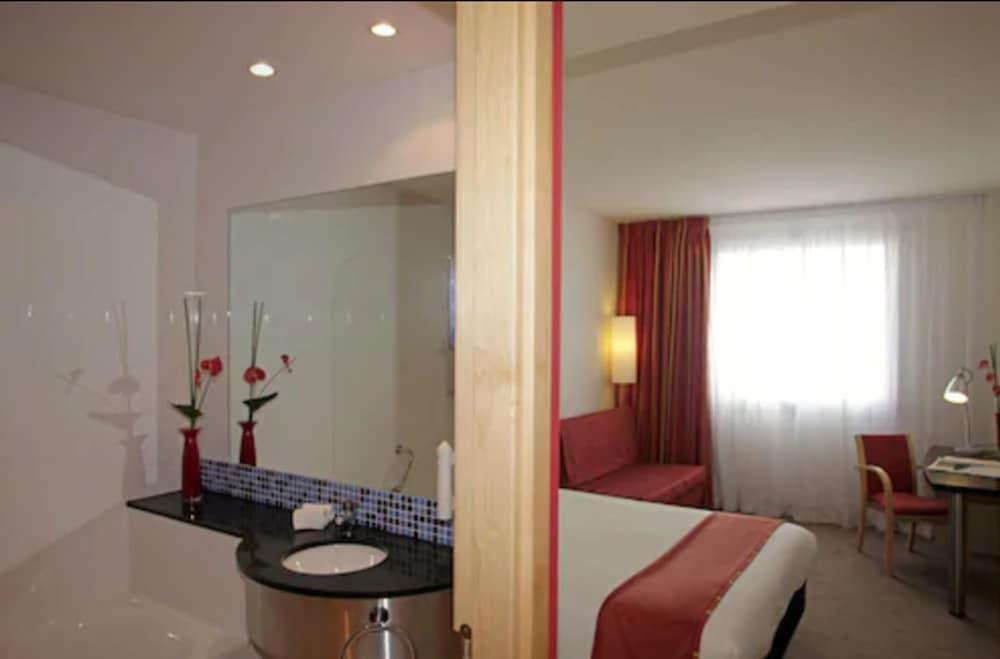 Express 22@ By Ihg Hotel