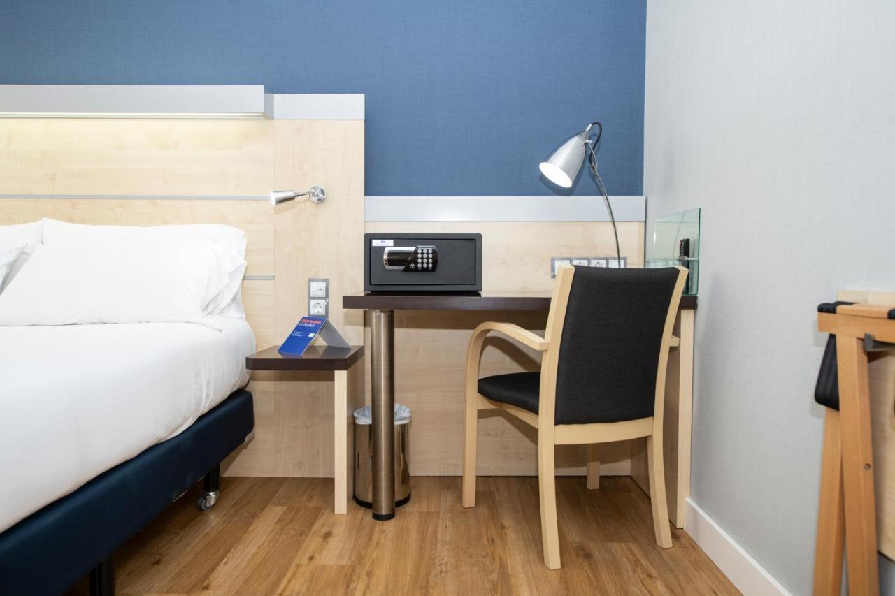 Hotel Express 22@ By Ihg 3*