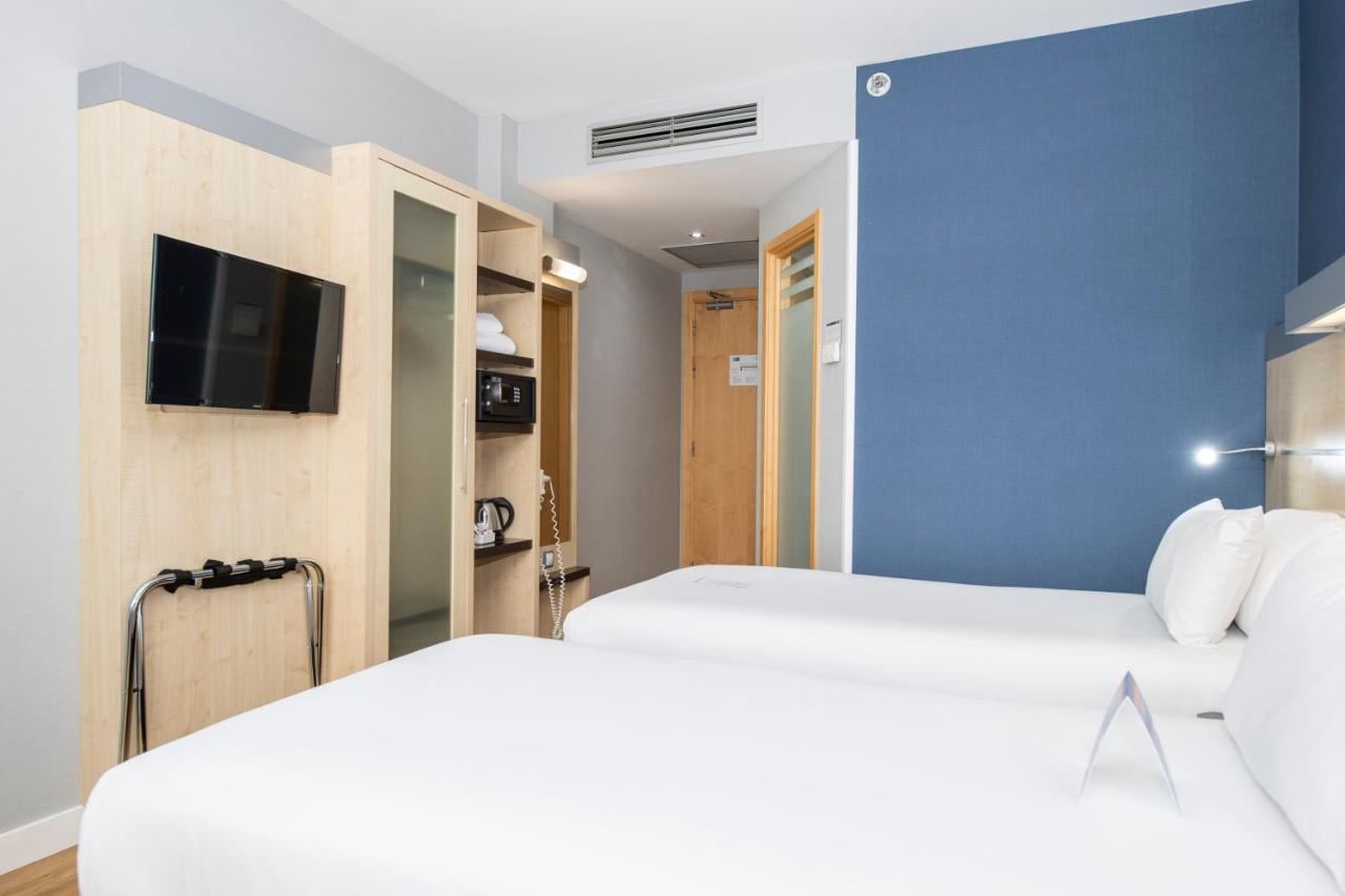 Hotel Express 22@ By Ihg 3*